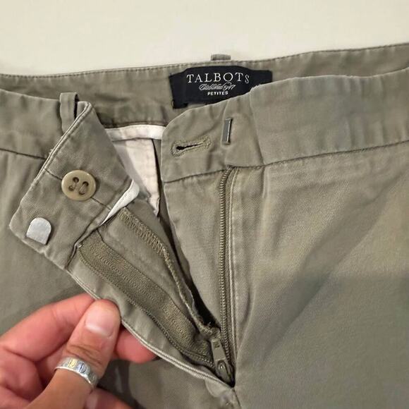 Talbots Petites The Perfect Chino Short Womens 10P Olive Green Minimalist Preppy - Picture 3 of 7